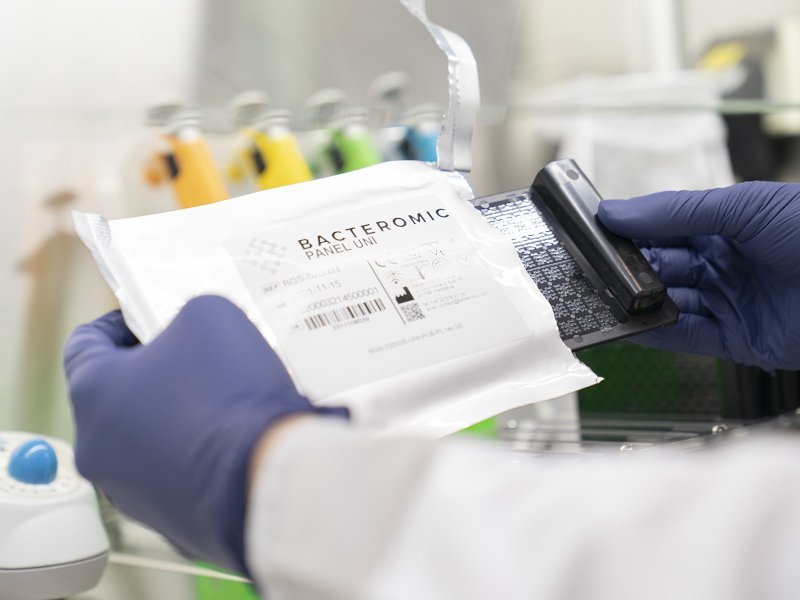 BacterOMIC